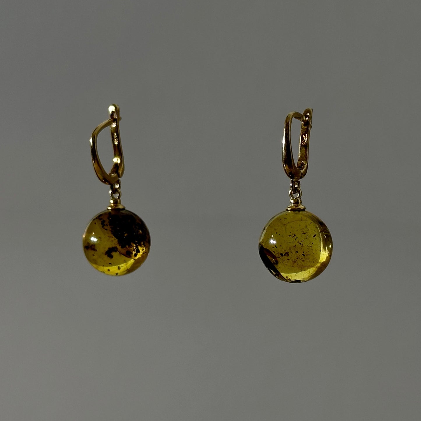 Timeless glow round amber earrings