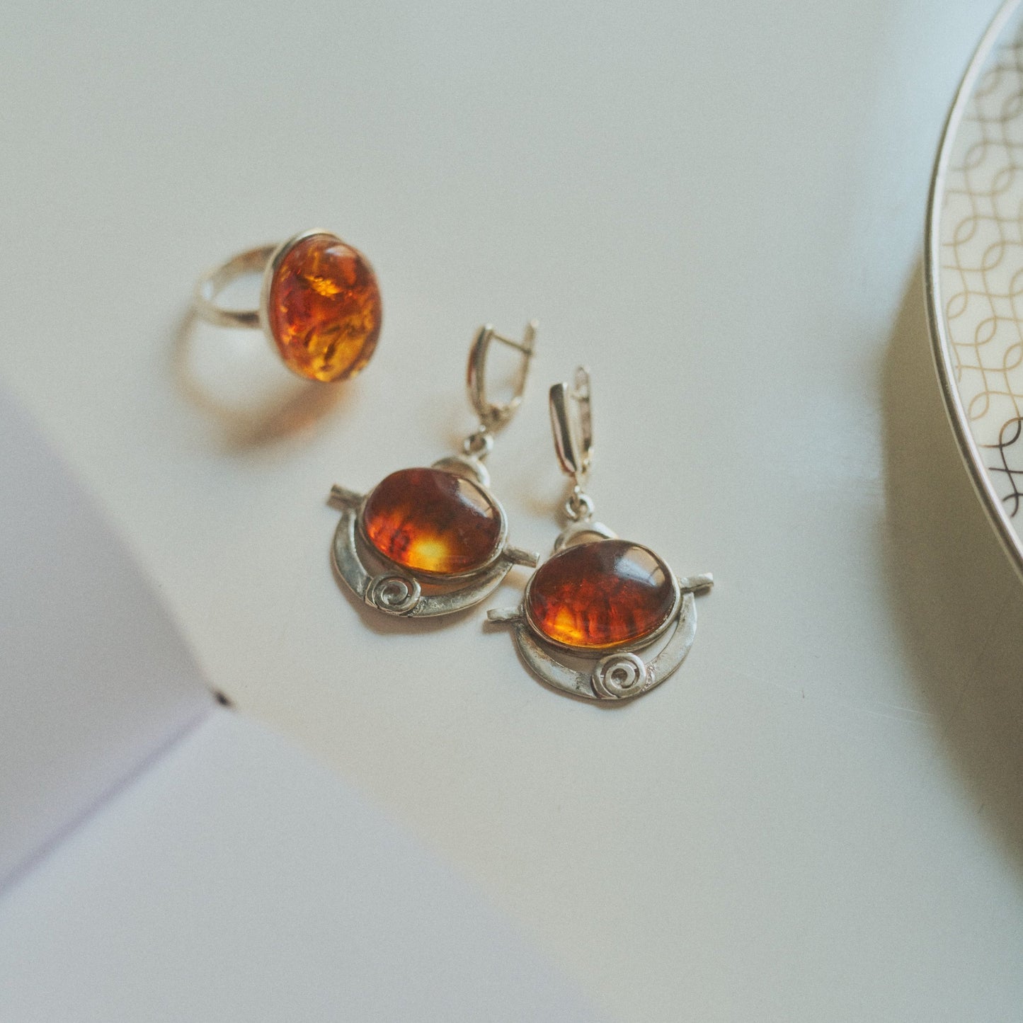 Delicate beauty amber ring