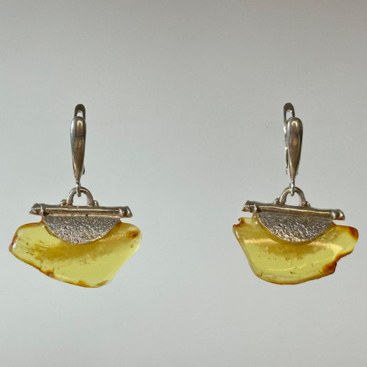 Liquid gold-like amber earrings