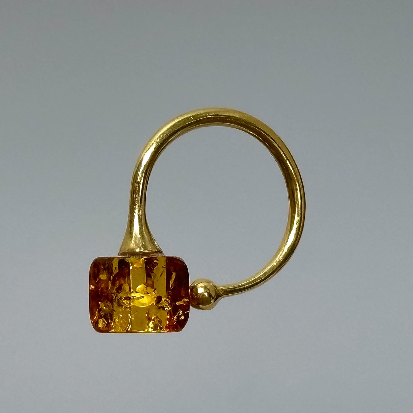 Geometric amber cube ring