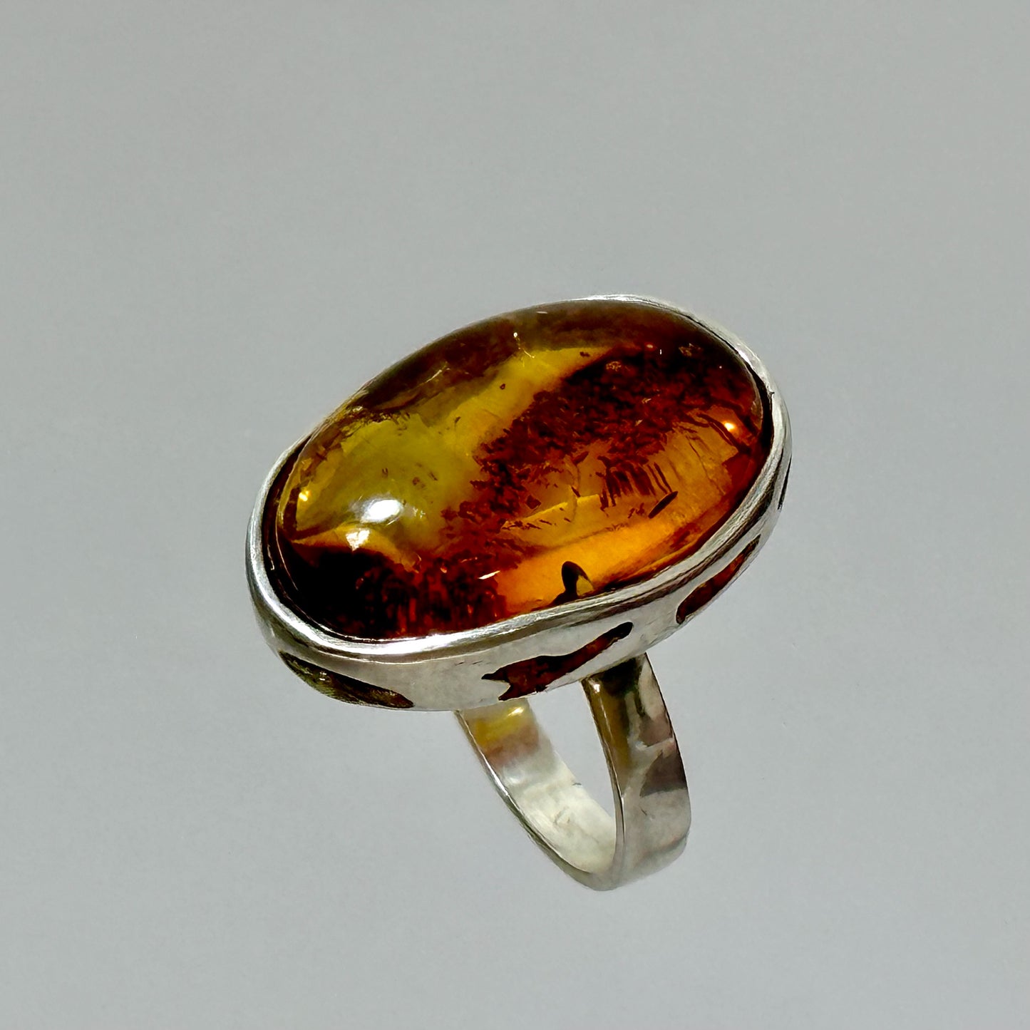 Safari ring