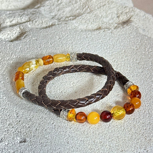 Amber bracelet with leather