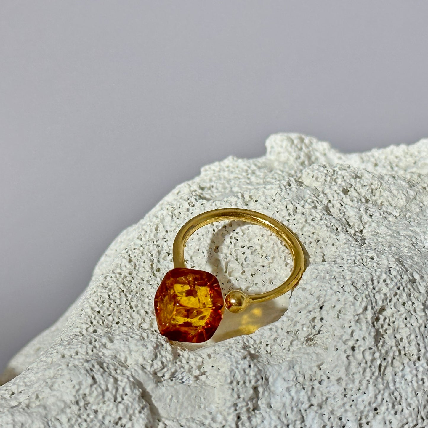 Geometric amber cube ring