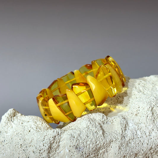 White and transparent triangle amber bracelet