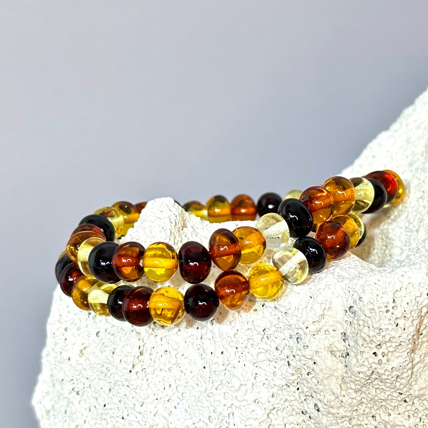 Polished multicolor amber bead bracelet