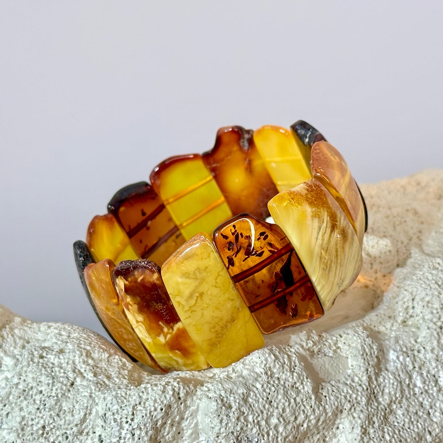 Classic amber bracelet with sandstone detail