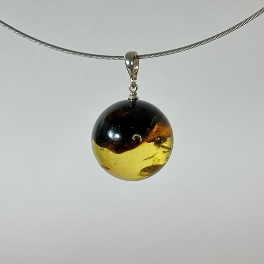 Black swirls amber pendant