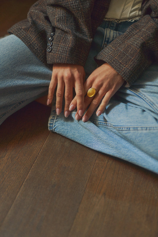 Classic oval white amber ring