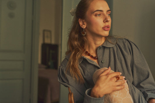 Subtle cognac amber necklace