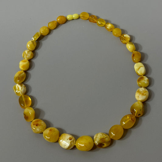 Sunlit amber necklace