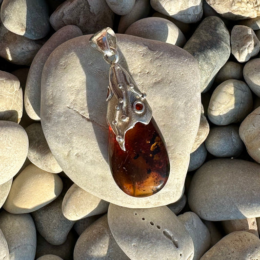 Fiery bohemian flower amber pendant